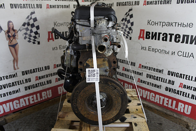 Двигатель вид с боку Fiat 8144.21