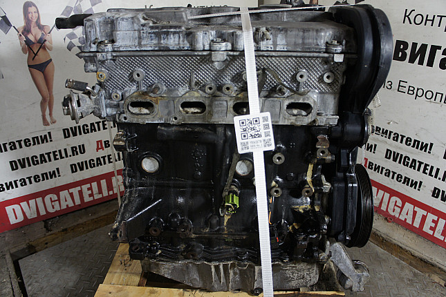 Двигатель вид с боку Chrysler EDZ
