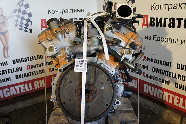 Двигатель вид с боку Alfa Romeo AR 32401