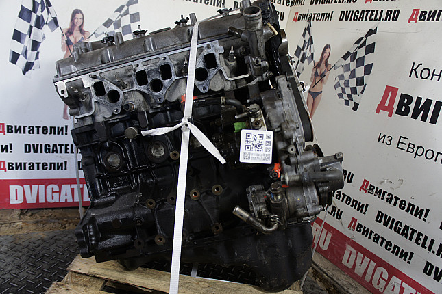 Двигатель вид с боку Mazda WLAA