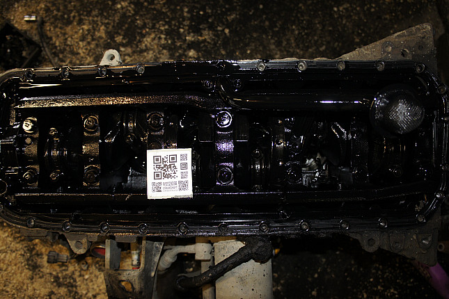 Фотография блока двигателя без поддона (коленвала) NISSAN RD28Ti + вакуумный насос