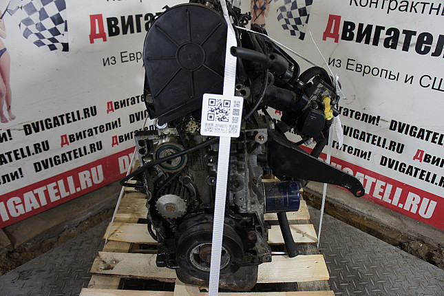 Двигатель вид с боку Citroen LFZ (XU7JP)