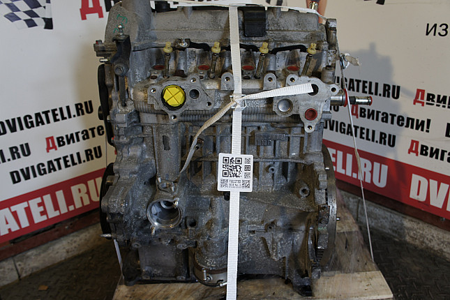 Двигатель вид с боку Toyota 1ND-TV
