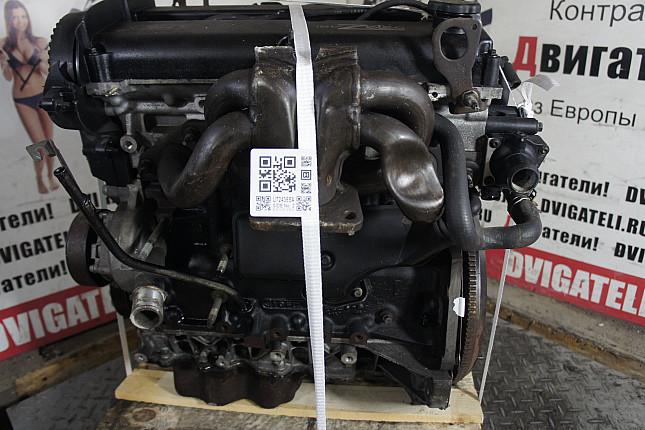 Двигатель вид с боку Ford EYDC