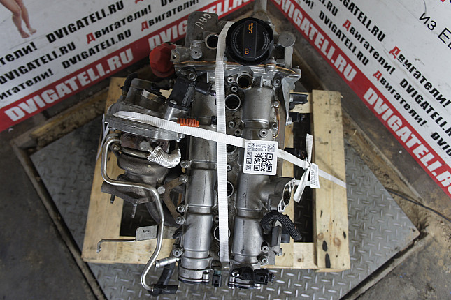 Фотография контрактного двигателя сверху VW CAVD
