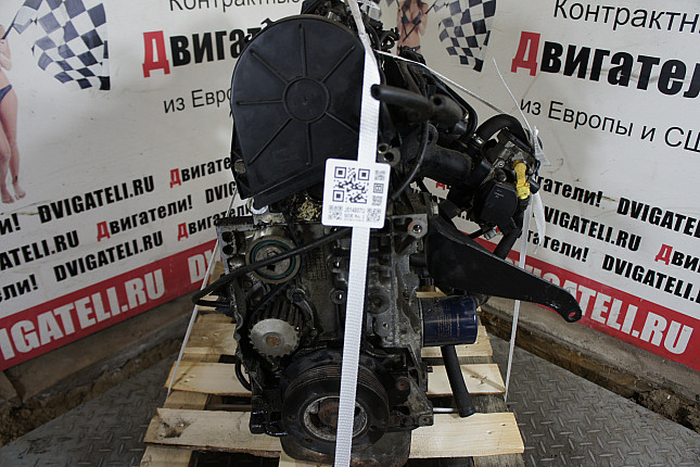 Двигатель вид с боку Citroen LFZ (XU7JP)