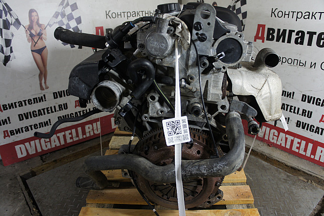 Двигатель вид с боку Volvo B 4184 S2