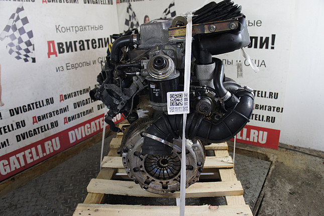 Двигатель вид с боку Ford RFN
