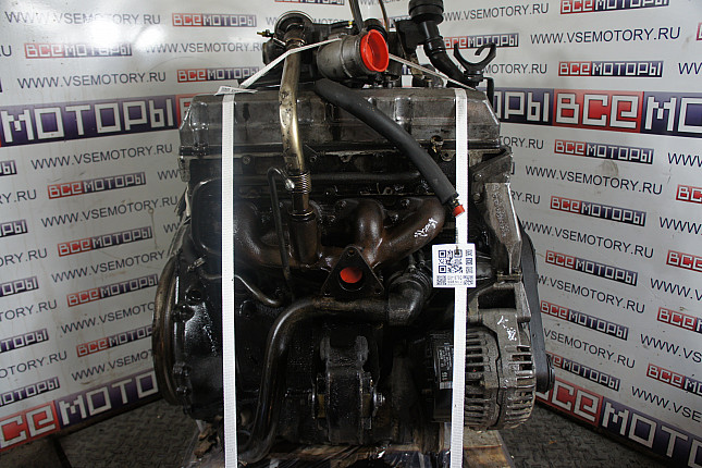 Двигатель вид с боку MERCEDES-BENZ OM 601.970