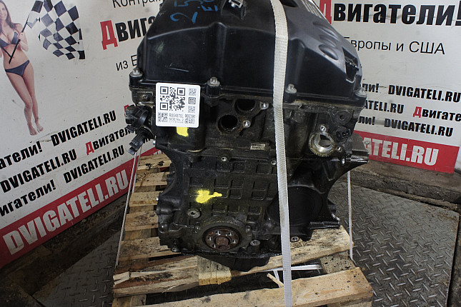 Двигатель вид с боку BMW N52 B25 AF