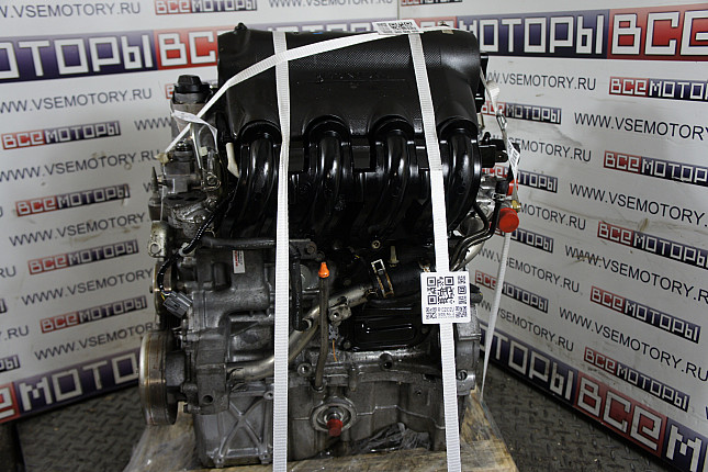 Двигатель вид с боку HONDA L13A1