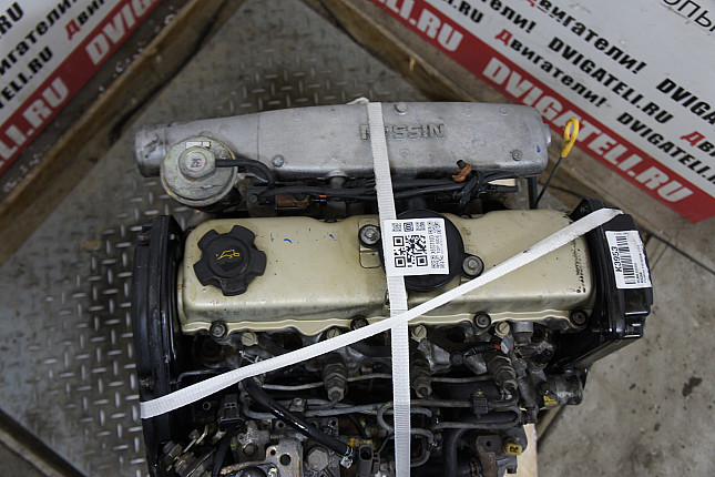 Фотография контрактного двигателя сверху Nissan CD20 