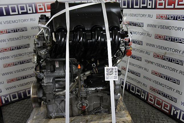 Двигатель вид с боку HONDA L13A1