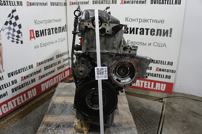 Двигатель вид с боку Mercedes OM 602.911