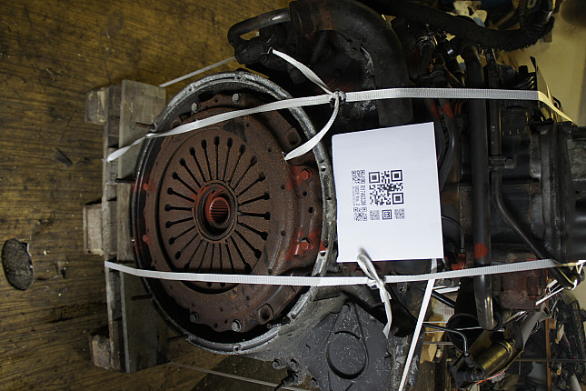 Двигатель вид с боку Scania DC 11.04