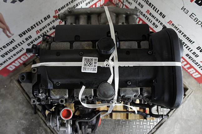 Фотография контрактного двигателя сверху Volvo B 5254 T2