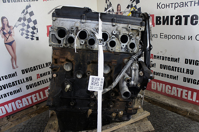 Двигатель вид с боку KIA RF