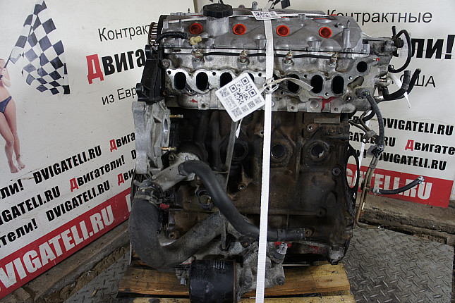 Двигатель вид с боку Toyota 1CD-FTV
