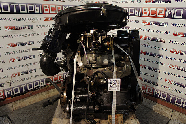 Двигатель вид с боку Audi ABT