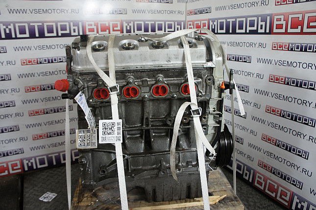 Двигатель вид с боку HONDA D15Z6