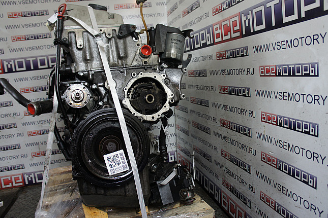 Двигатель вид с боку MERCEDES-BENZ OM 606.962