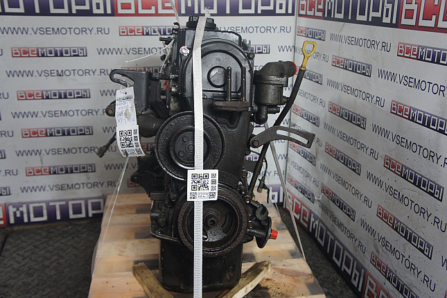 Двигатель вид с боку HYUNDAI G4EB