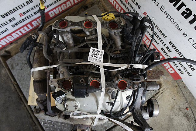 Фотография контрактного двигателя сверху Dodge 6G72 12vl