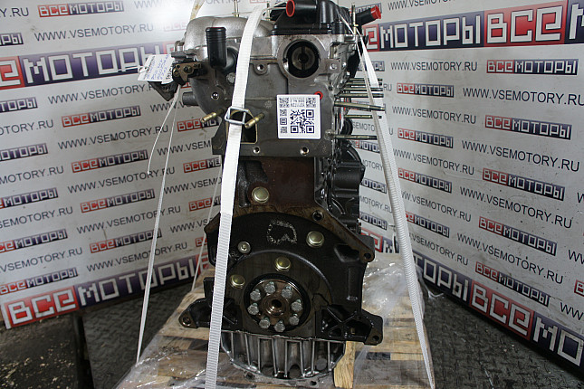 Двигатель вид с боку PEUGEOT 4HX (DW12TED4/FAP)
