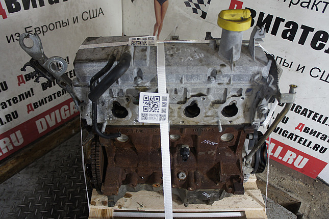 Двигатель вид с боку Renault K7J 710