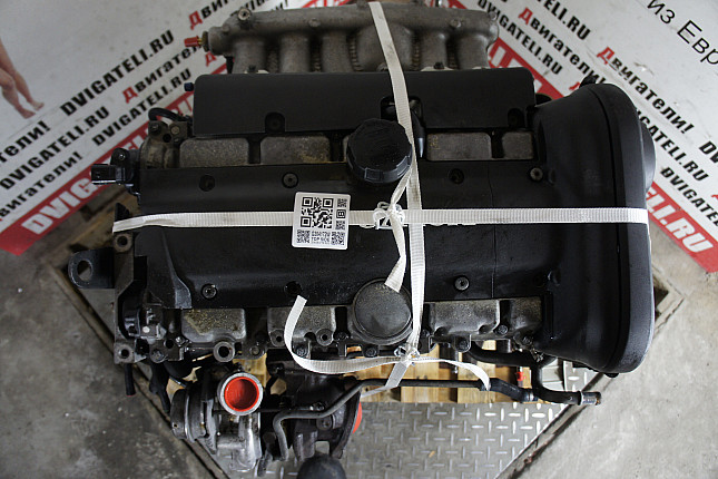 Фотография контрактного двигателя сверху Volvo B 5254 T2